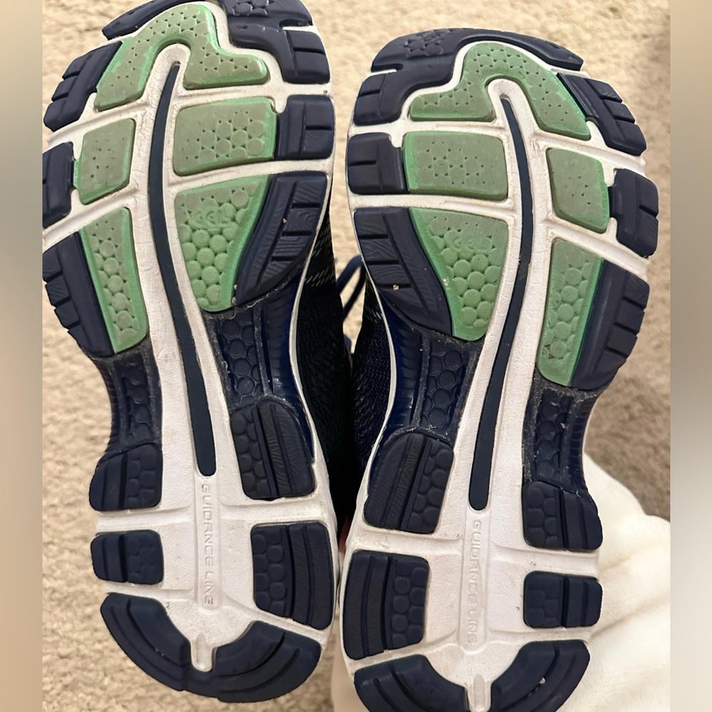 ASICS Running Shoes - Picture 3 of 5